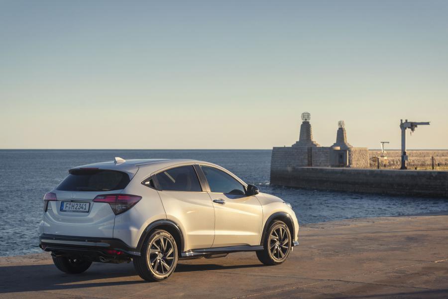  Honda HR-V Sport 2018 года  (EU) (фото 3 из 40)